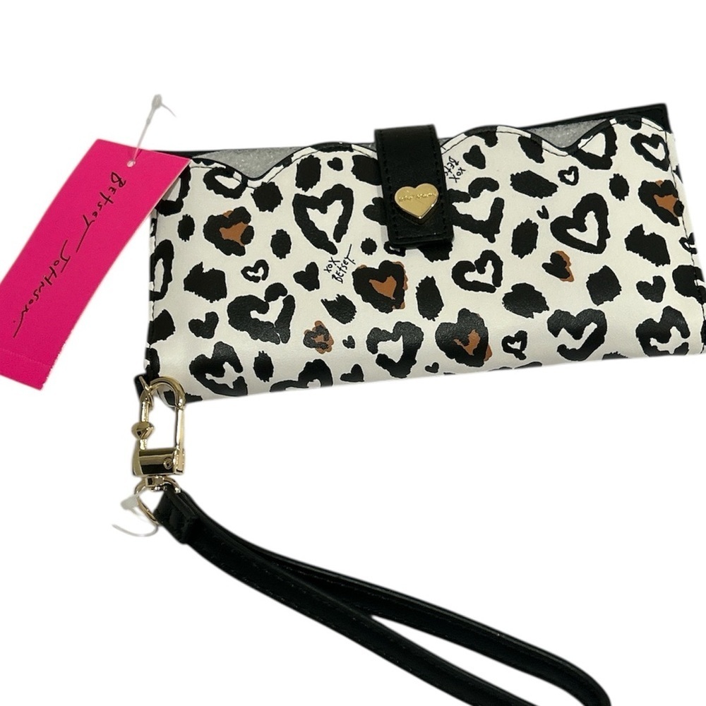 Betsey Johnson Black and White Heart Print Wristlet